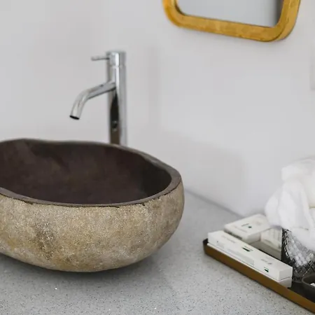 Mylos Luxury Escape פליראקי